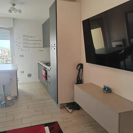 E10 - Verona - 4 Posti Letto * Альба-Адриатика