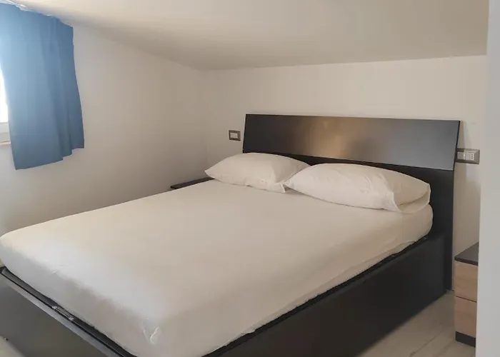 E02 - Verona - 4 Posti Letto *