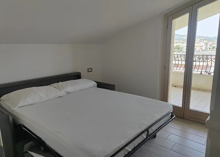 E02 - Verona - 4 Posti Letto Alba Adriatica