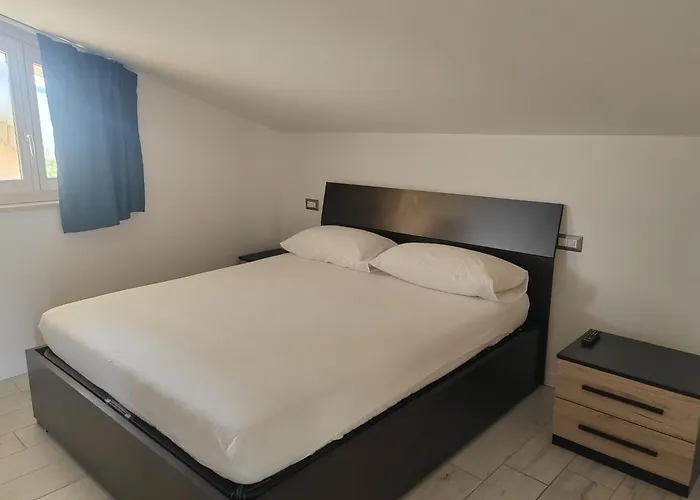 E02 - Verona - 4 Posti Letto *